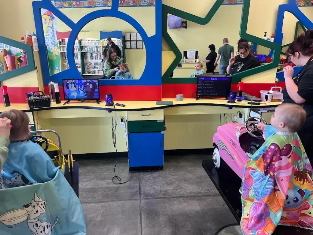 Cookie Cutters Haircuts for Kids - La Vista — Hair salon in La Vista